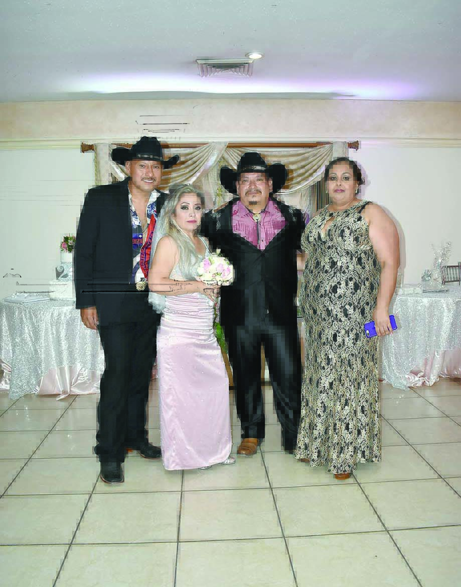 Jazmín & Julio celebran bodas de plata