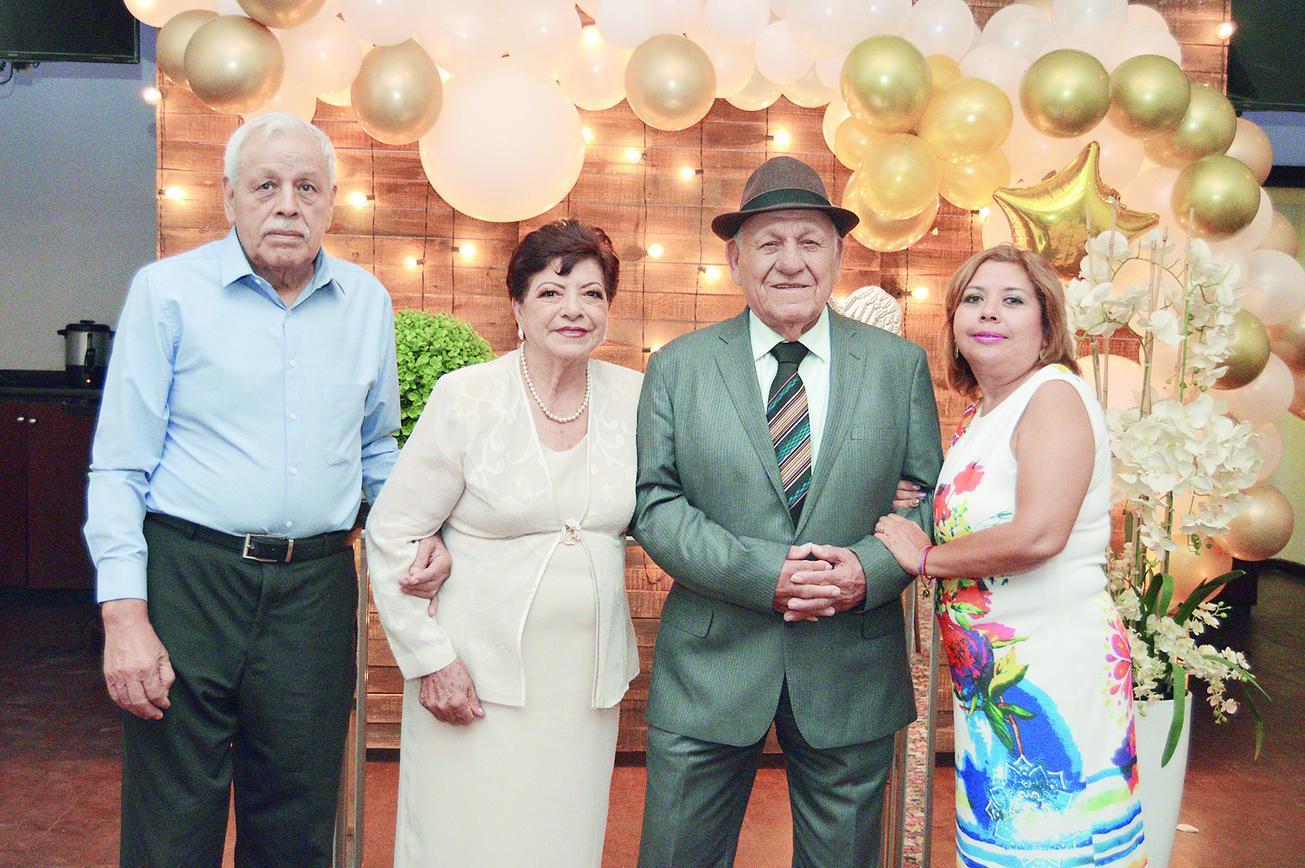 Rafaela & Edelmiro celebran con amor sus bodas de zafiro