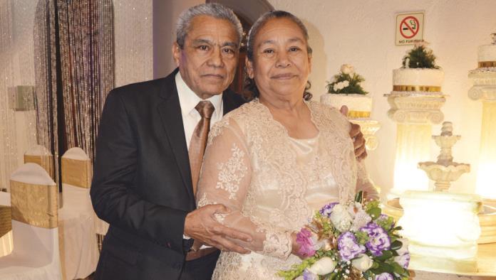 Yolanda & Ricardo celebran sus bodas de oro