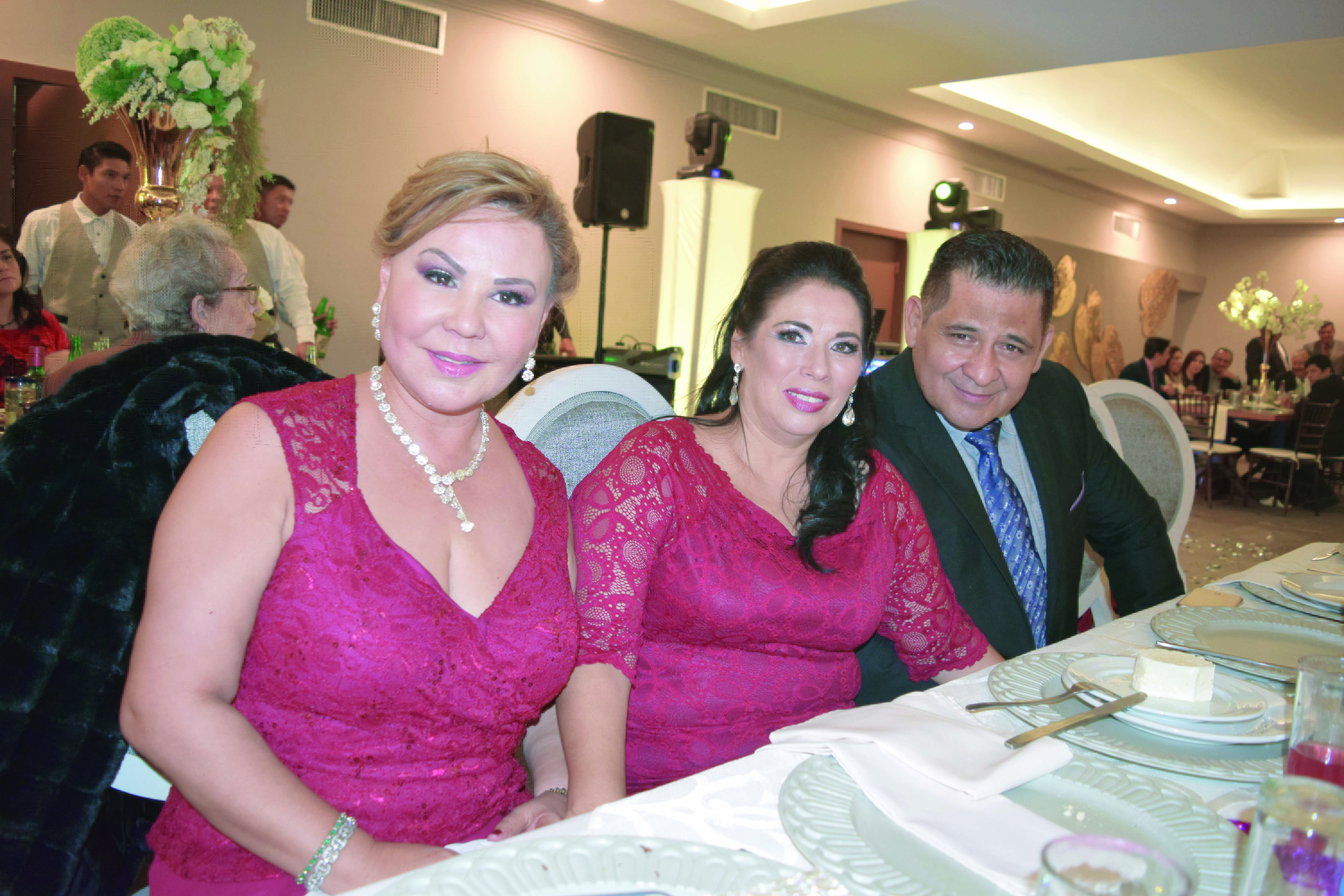 Lorelia & Juan celebran sus bodas de plata