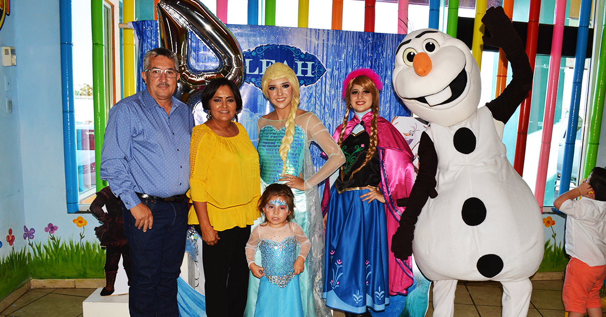 Leah Valentina festeja al estilo de Frozen