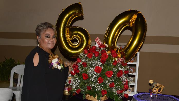 Vicky Alva de Tovar celebra 60 años de vida