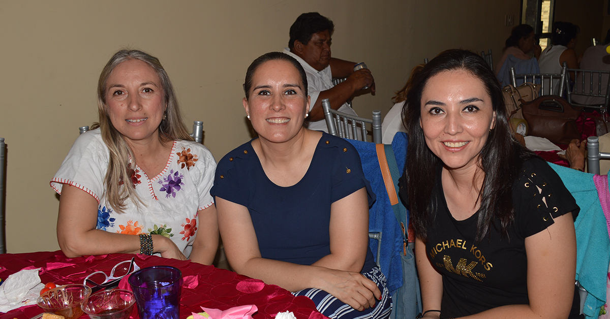 Valeria, Nicole y Alexa Celebran cumpleaños