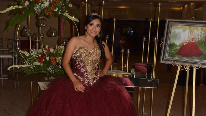 Briana Nicole Sánchez Disfruta de sus XV años