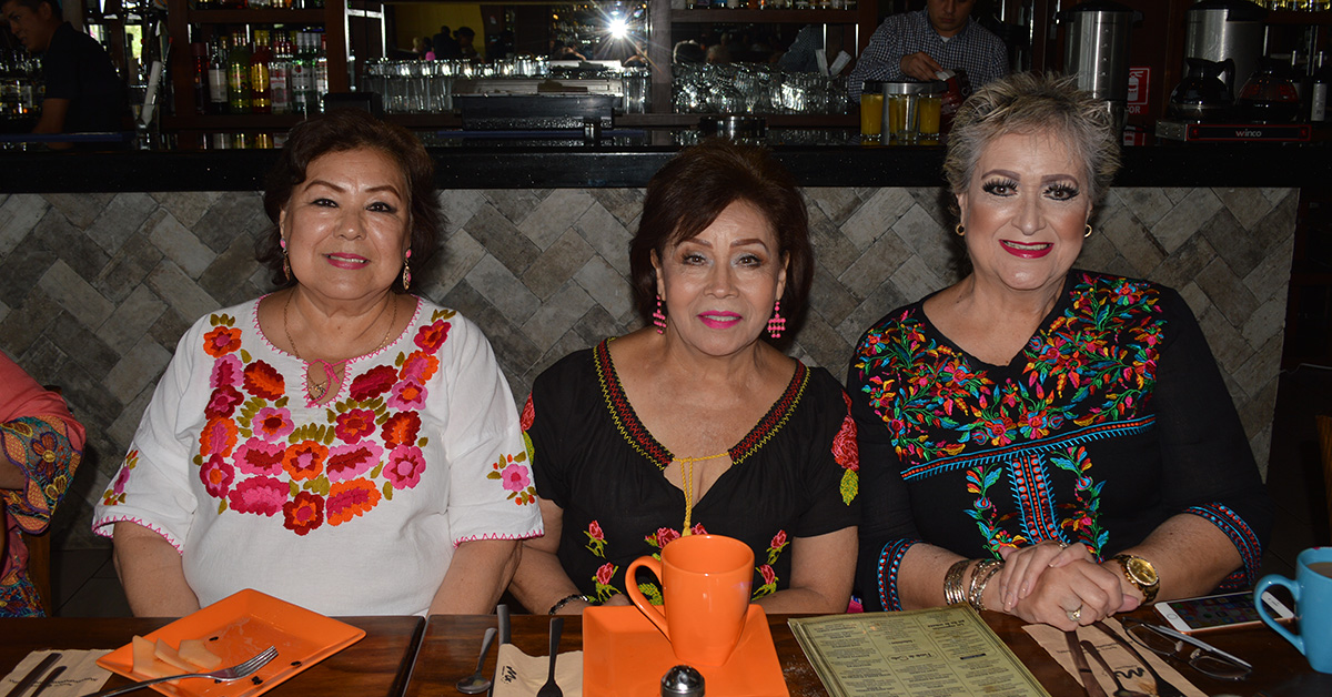 Margarita, Martha y Rosy festejan cumpleaños