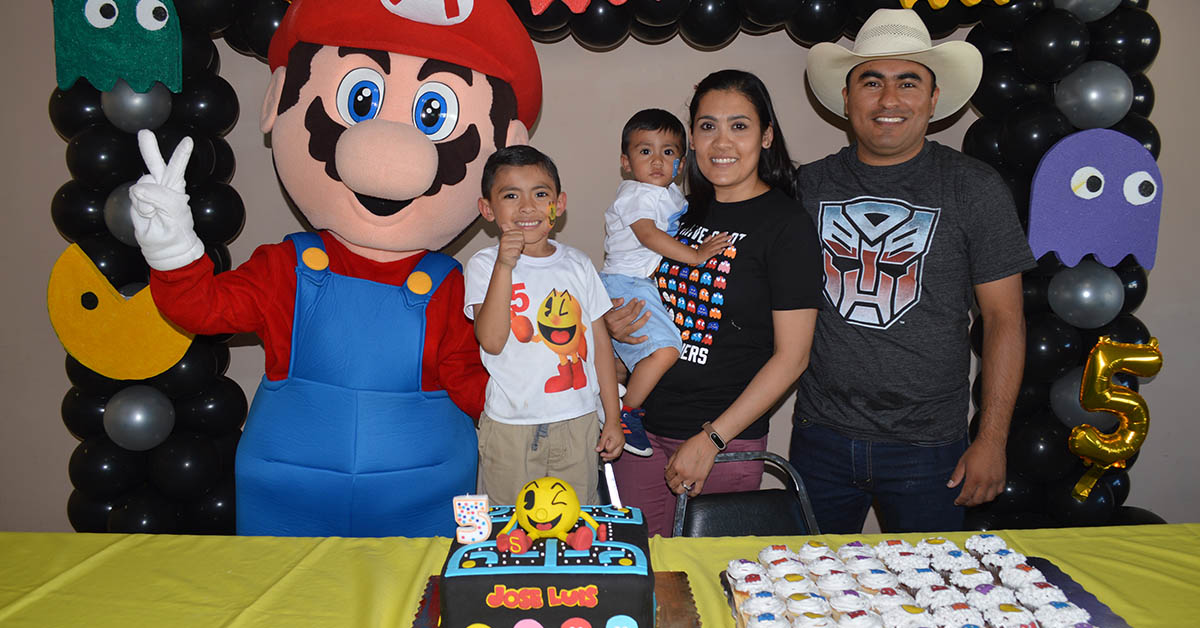 Para José Luis Herrera Talamantes divertida fiesta de cumpleaños