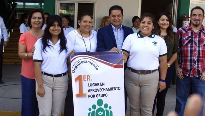 Invita alcalde de Acuña a jóvenes a alcanzar sus sueños