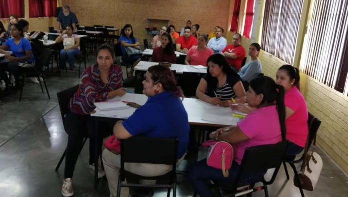 Convocan a aspirantes al servicio profesional docente