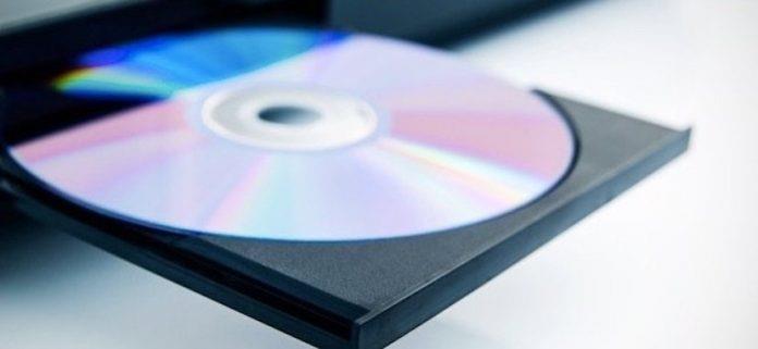 Condenan a joven por vender discos de reinstalación de Windows