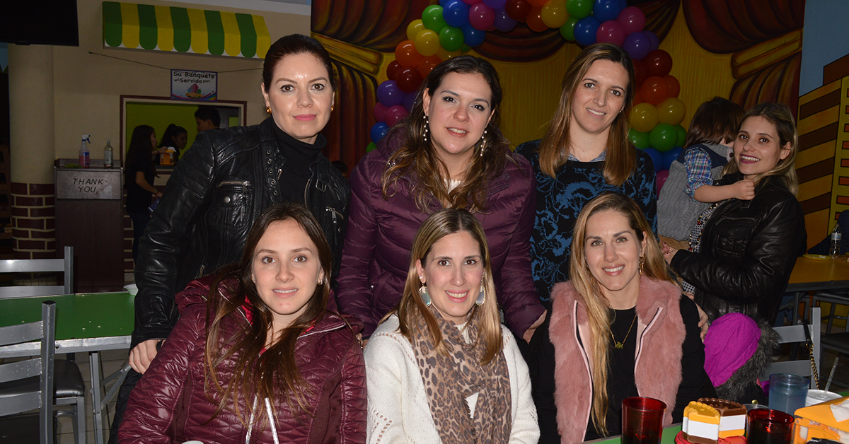 Arianna celebra con Arcoiris