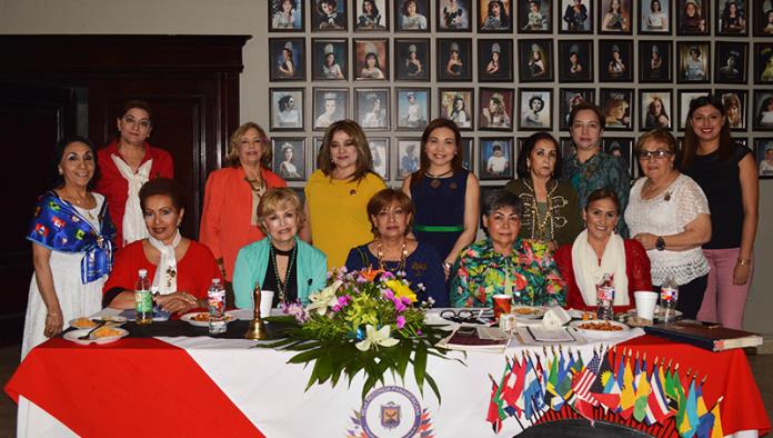 Sesionan damas de la mesa Redonda Panamericana