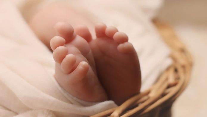 Enfermero adoptó a un recién nacido en Argentina