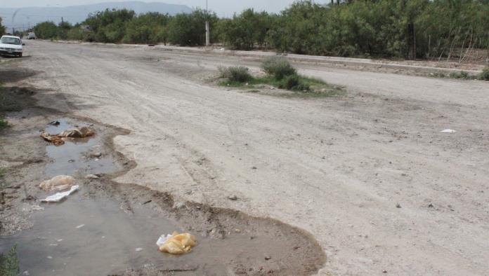 Reportan fugas de drenaje en Frontera