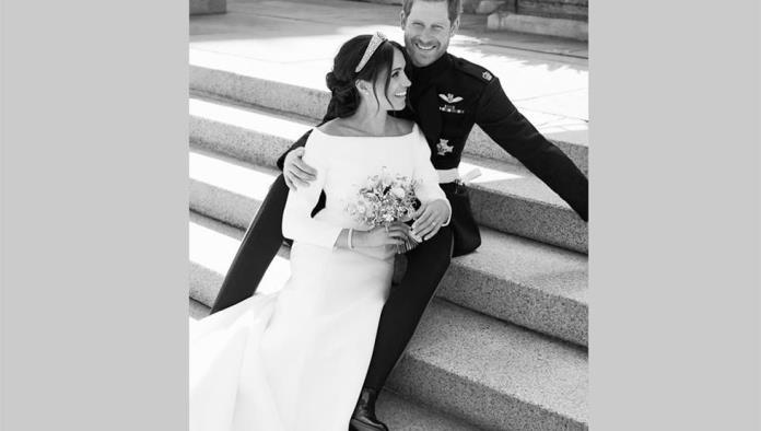 Difunden fotos oficiales de boda real