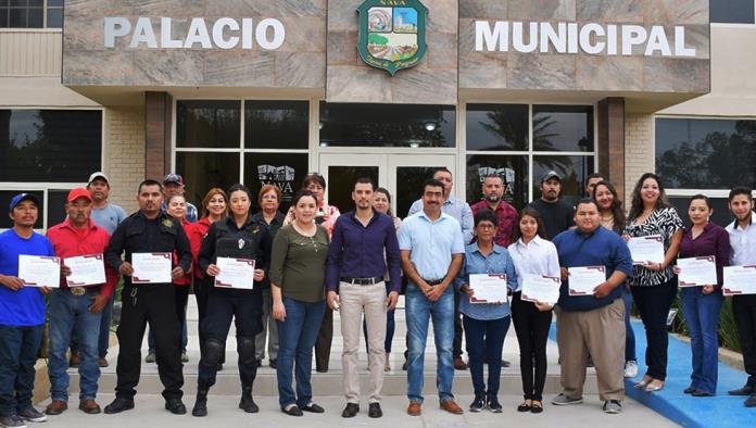 Destaca desempeño de empleados municipales