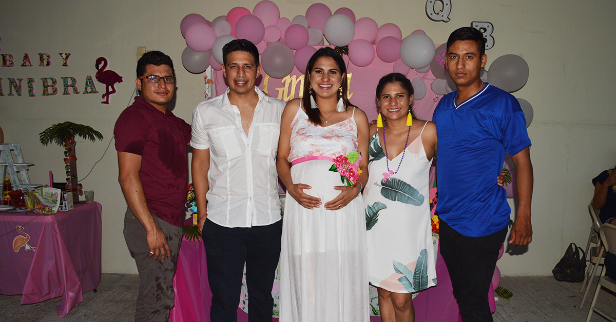 Para Cynthia Morones y Pablo García Emotivo baby shower