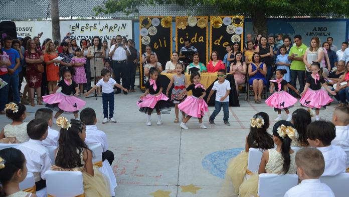 Estudiantes salen el lunes de vacaciones