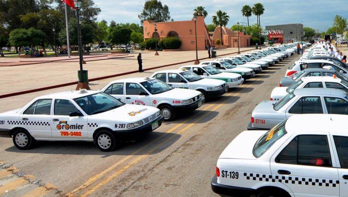 Taxistas siguen sin beneficio social