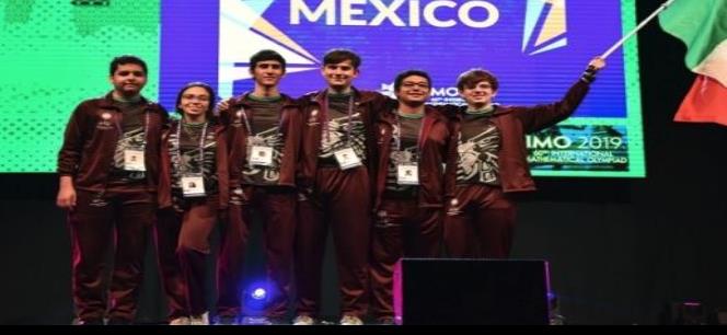 Equipo de matemáticas apoyado por Guillermo del Toro gana medallas en Olimpiada Internacional