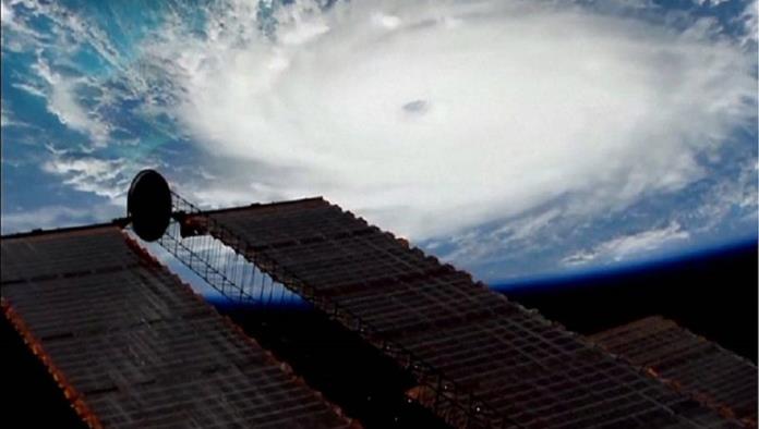 Huracán Dorian azota las costas de las Carolinas como categoría 3... causa inundaciones, fuertes vientos y tornados (En Vivo)