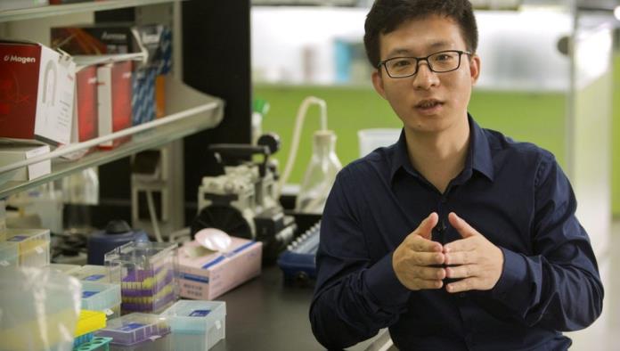 Desaparece He Jiankui, científico que editó genéticamente a bebés