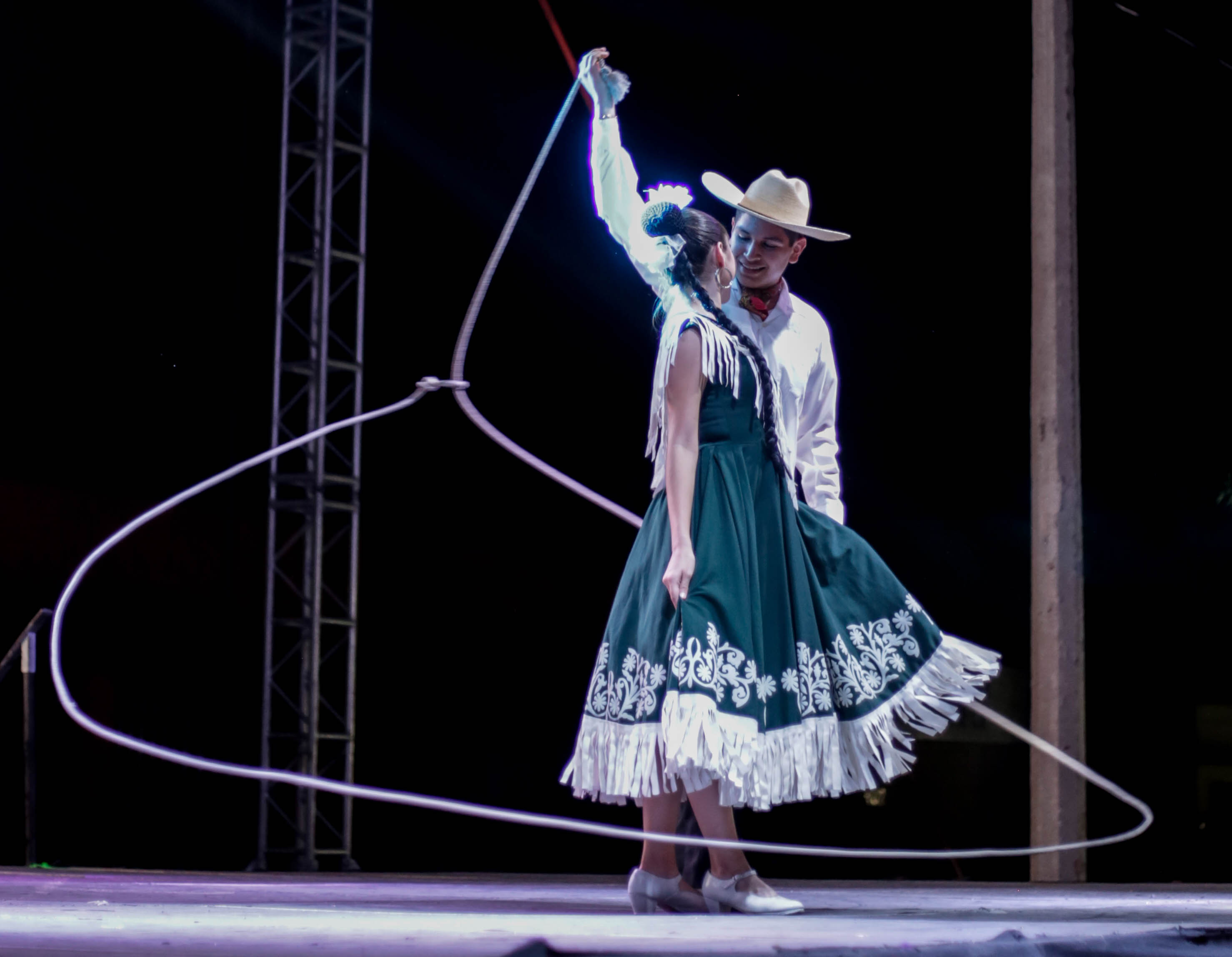 Presentan con ballet estampas de México