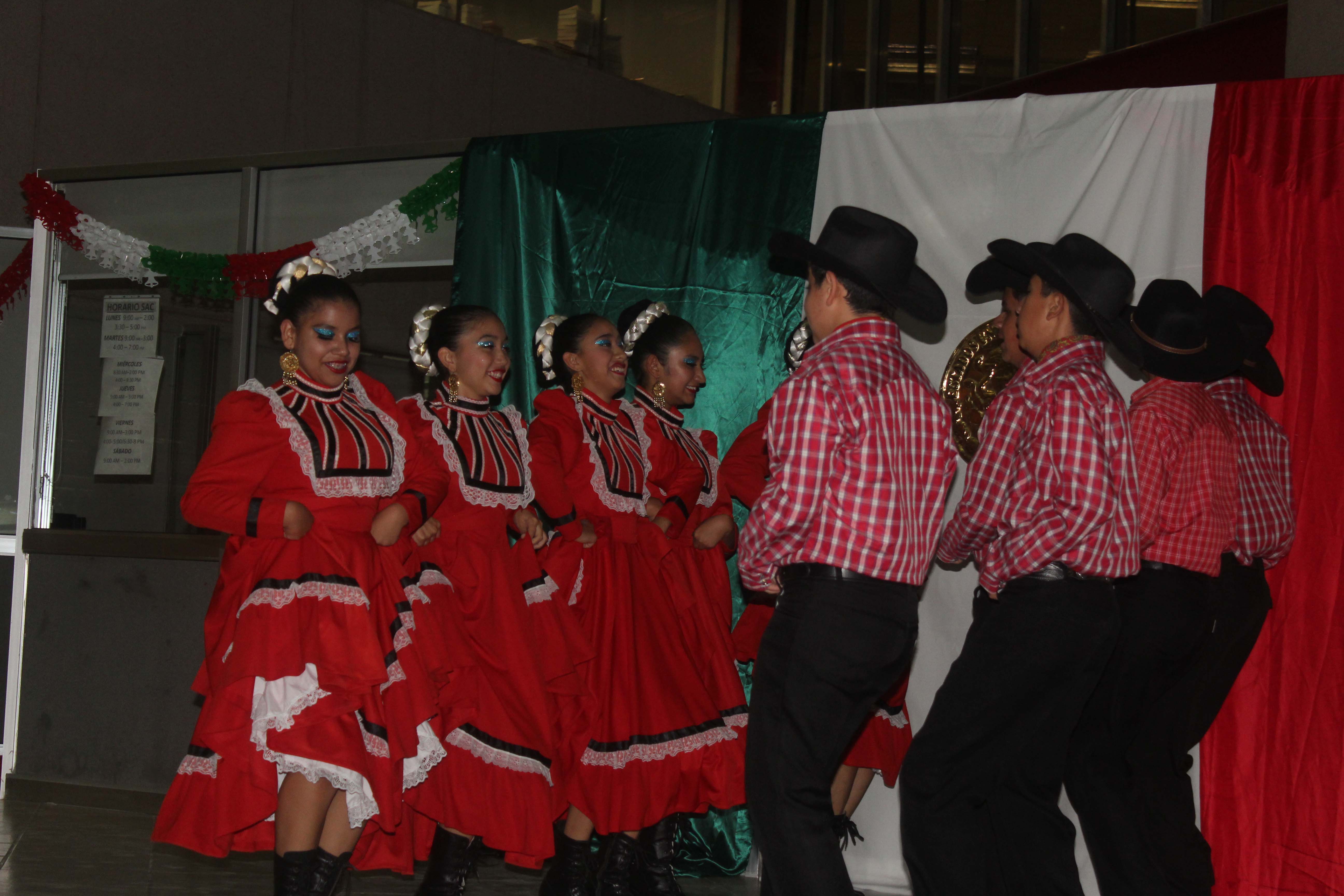 Siembran en niños la danza folclórica