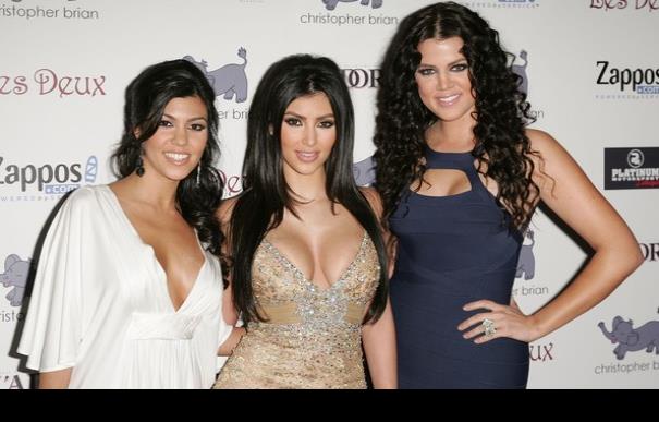 Kim Kardashian y sus hermanas se disfrazan de sexys ángeles