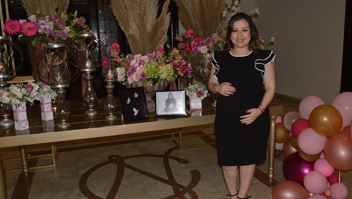 Ivy González preside emotivo baby shower