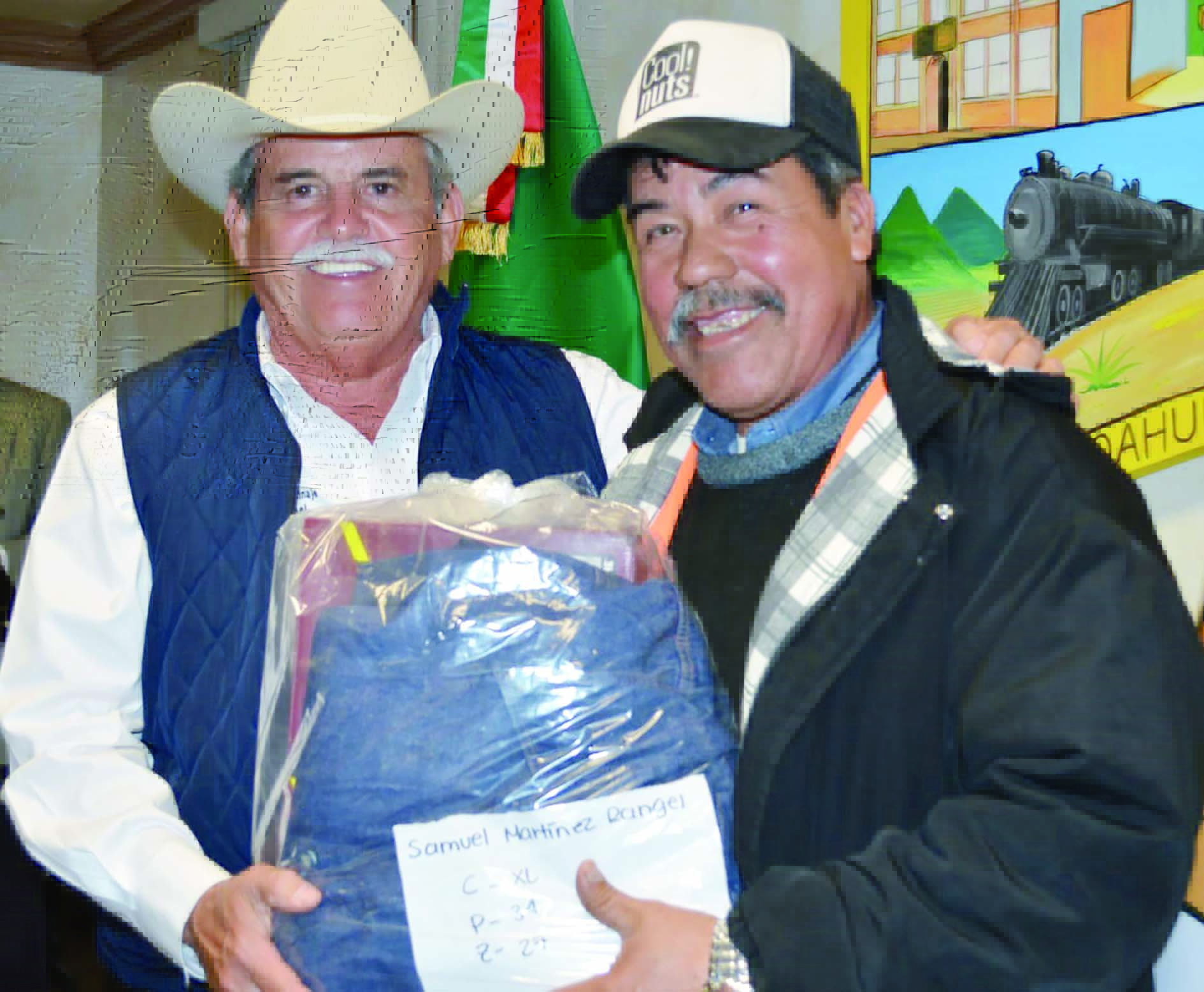 Entregan uniformes a personal sindicalizado