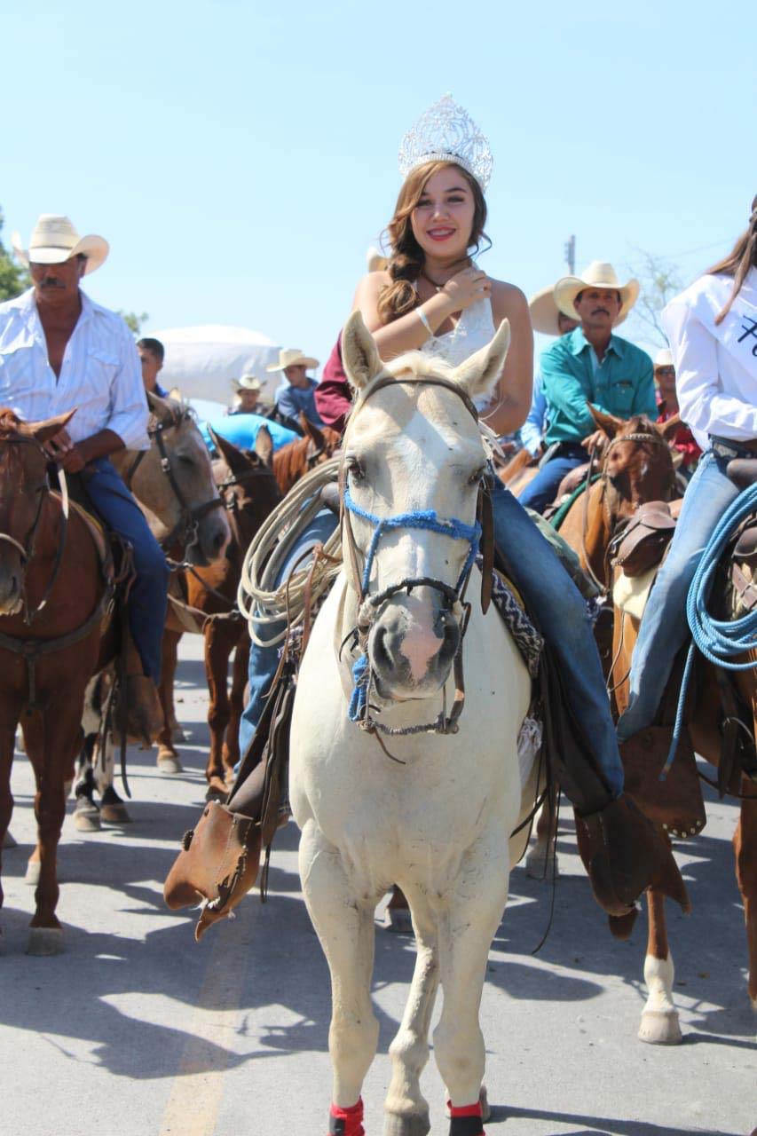 Arranca tradicional cabalgata de Feria