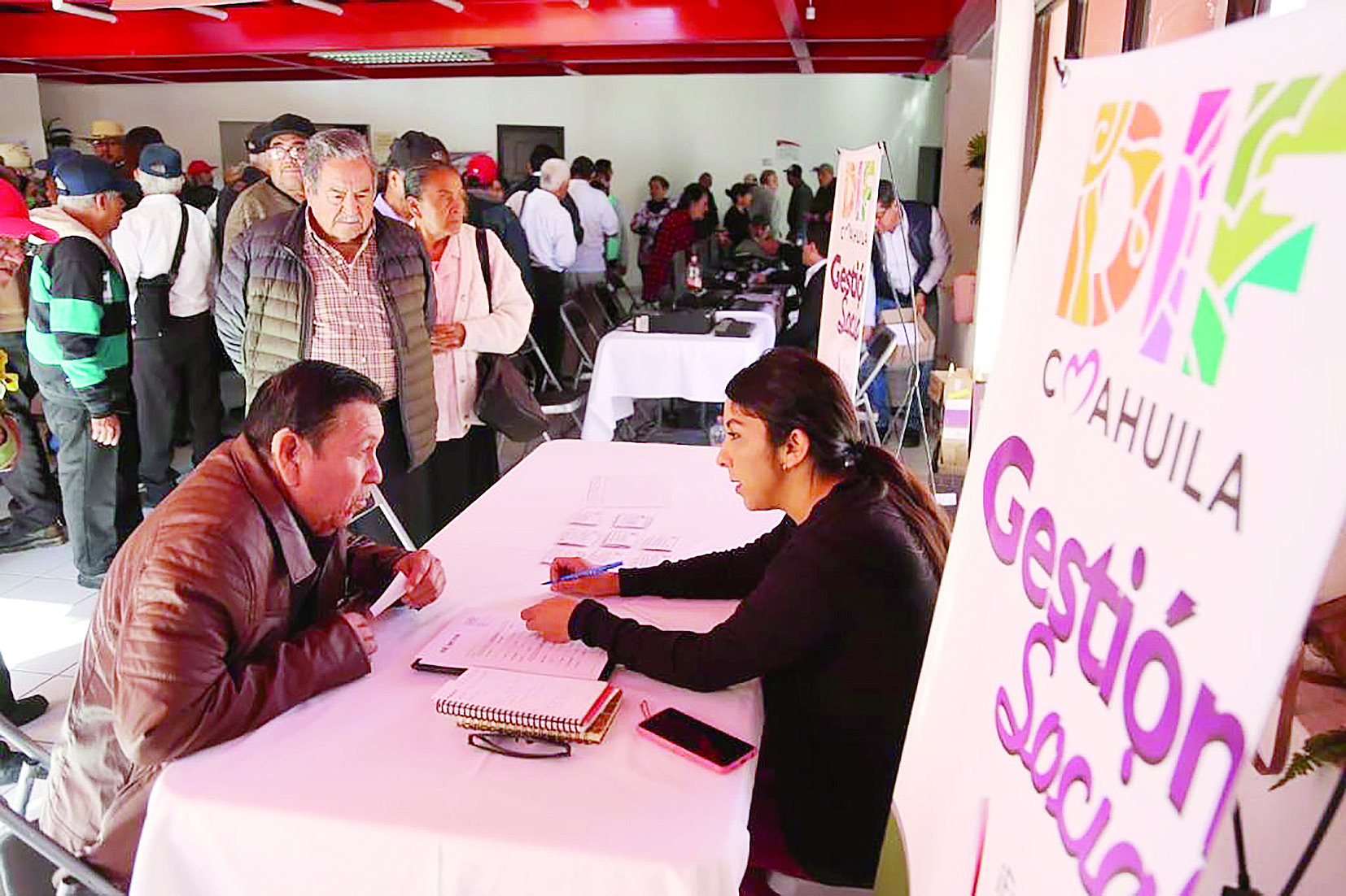 Realiza DIF Feria de Adultos Mayores