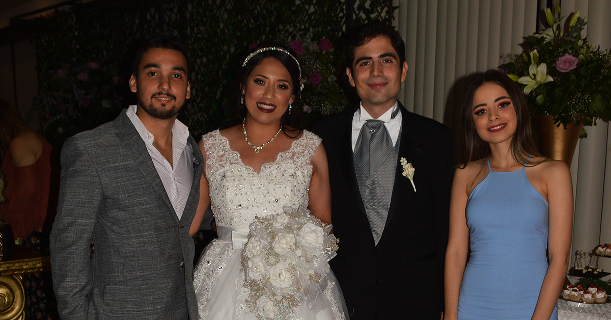 Esmeralda Barrón y Héctor Martínez unen sus vidas en feliz matrimonio