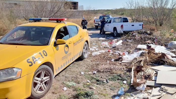 Inspectores Municipales aplican sanciones por tirar basura