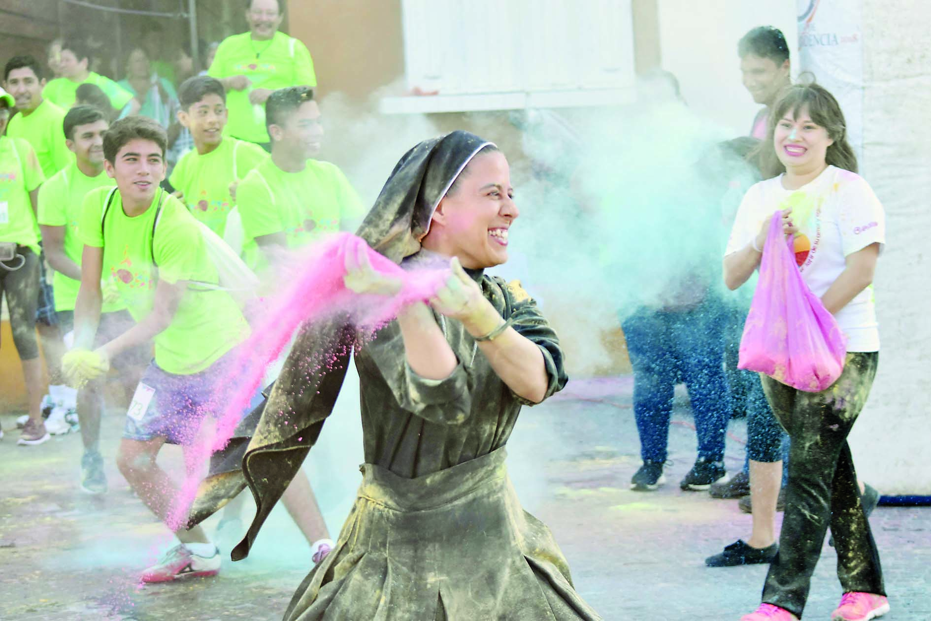 Trotan y se divierten; 4K Parroquia del Sagrado Corazón de Jesús