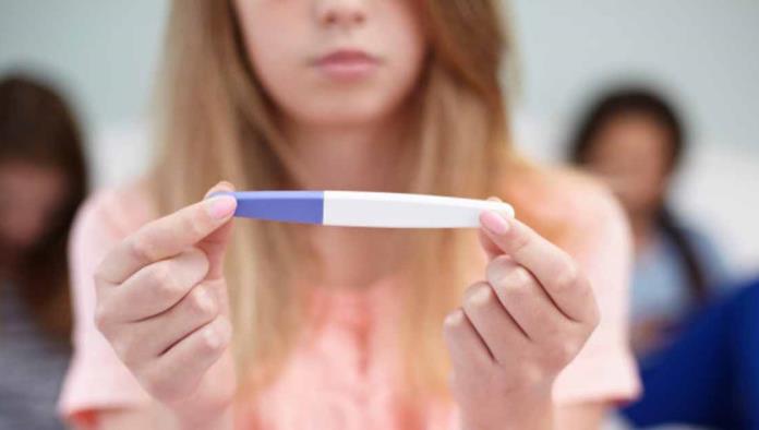 Adolescentes se embarazan más después de salir de Secundaria