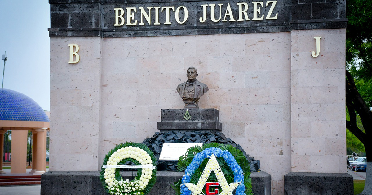 Conmemoran natalicio de Don Benito Juárez