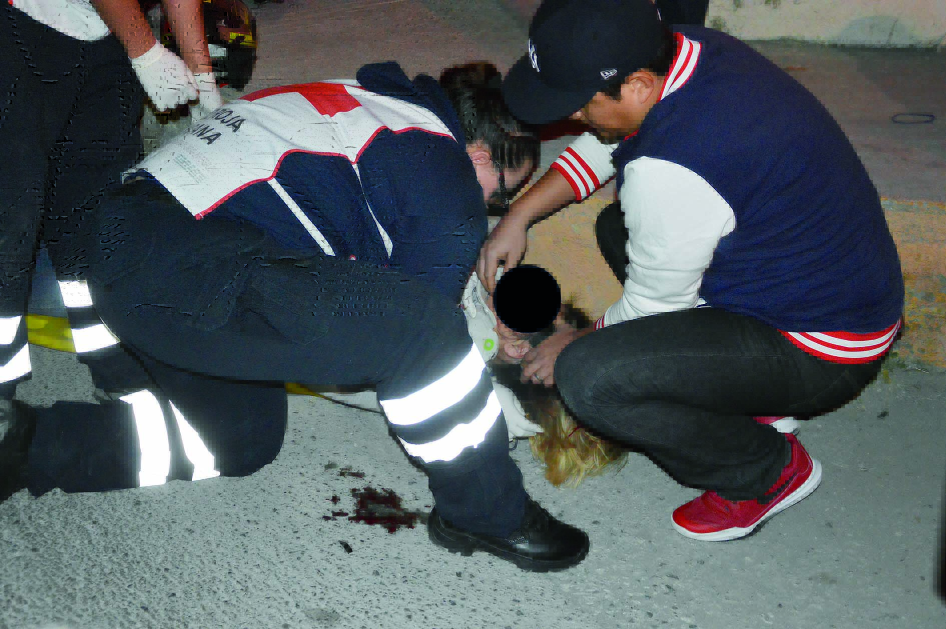 Embiste a menores veloz repartidor