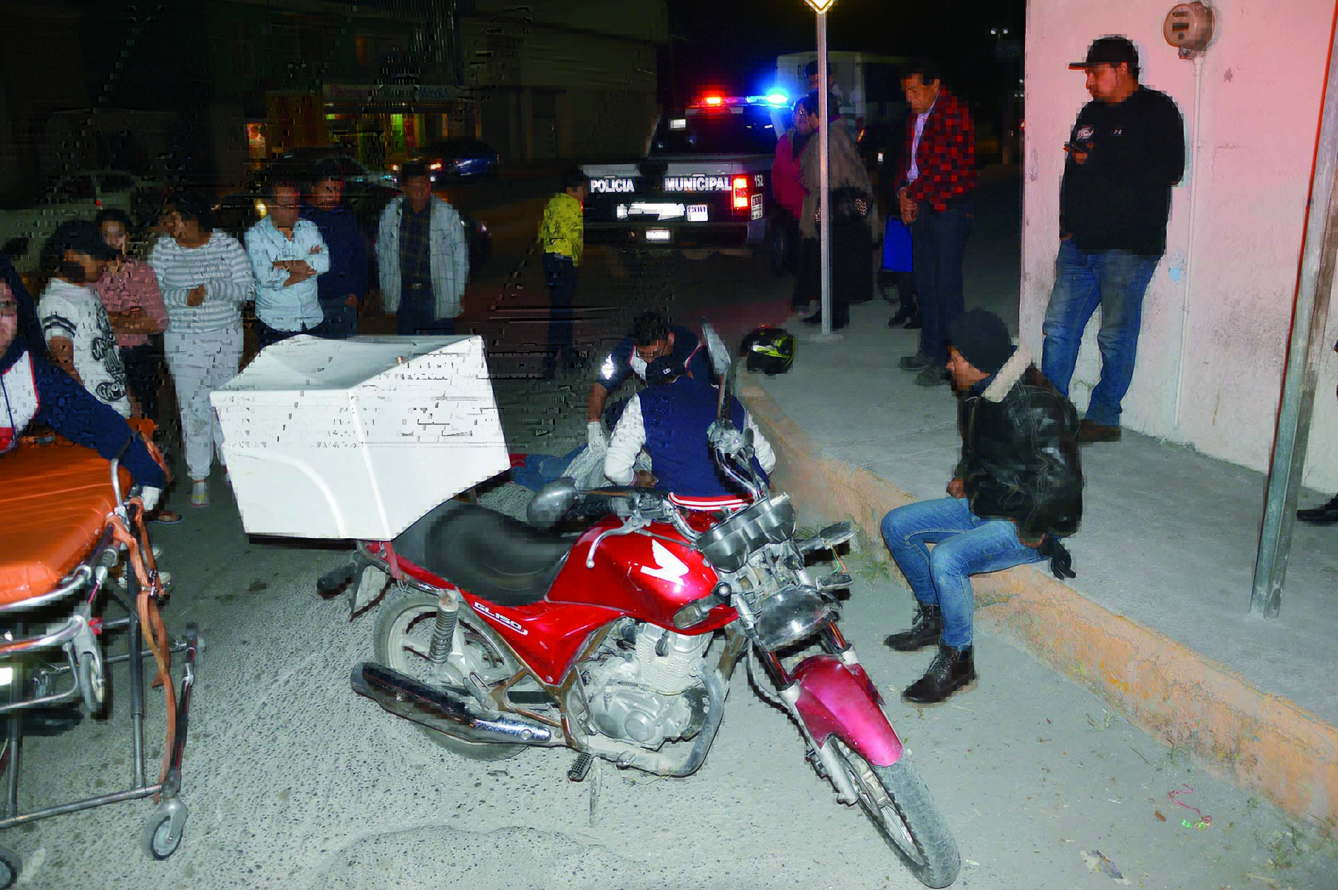 Embiste a menores veloz repartidor