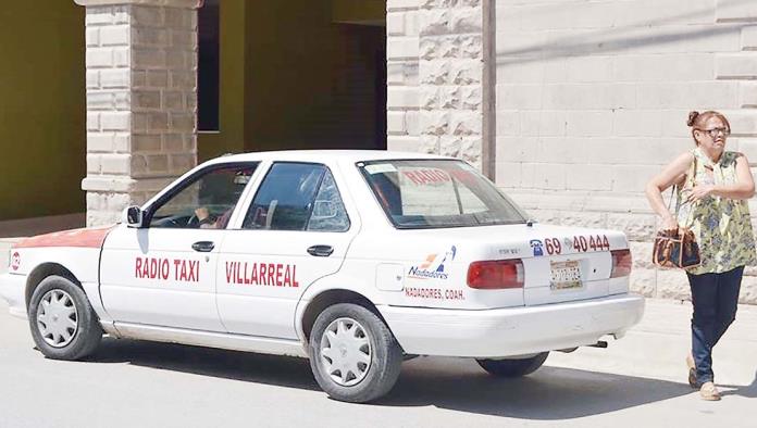 Circulan taxistas sin actualizar permisos