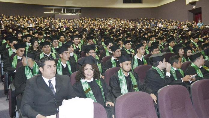 Egresan 625 alumnos de Universidad Tecnológica