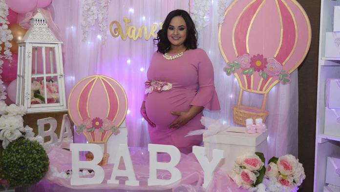 Wendy Maldonado celebra hermoso baby shower
