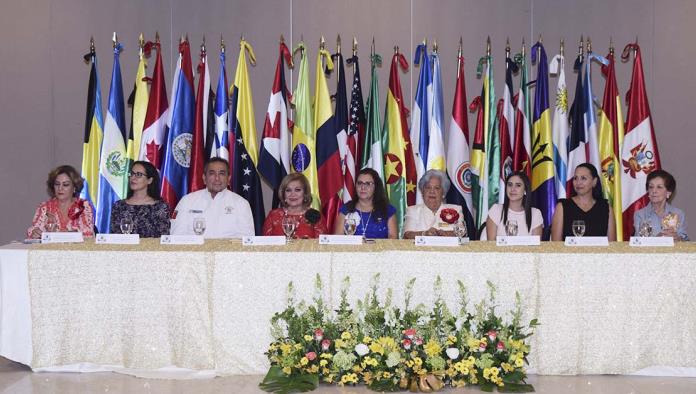 Cambio de mesa directiva de la Mesa Redonda Panamericana
