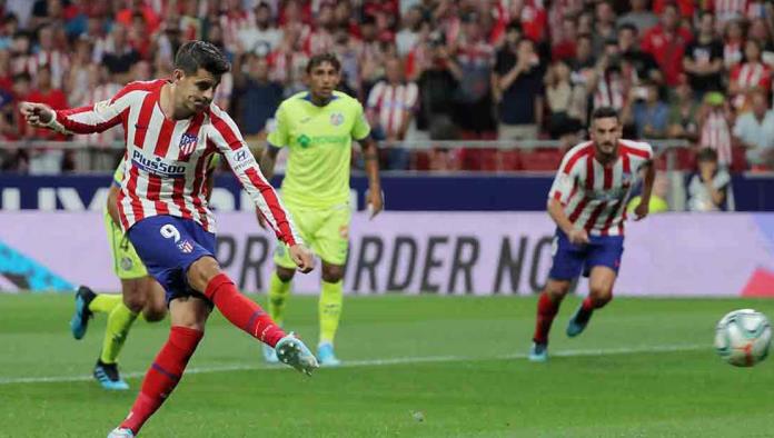Atlético gana con lo justo y sin debut de Herrera