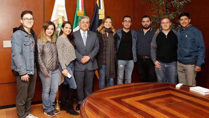 Se reúne Rector con estudiantes