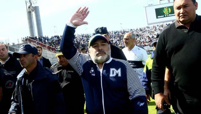 Maradona renunció como entrenador