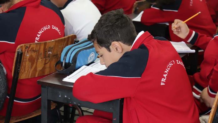 Aplican examen a sexto de primaria