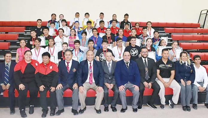 Conforma Coahuila Selección de Karate