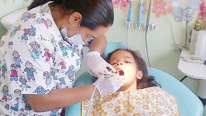 Ofrecerá Gobierno cien placas dentales