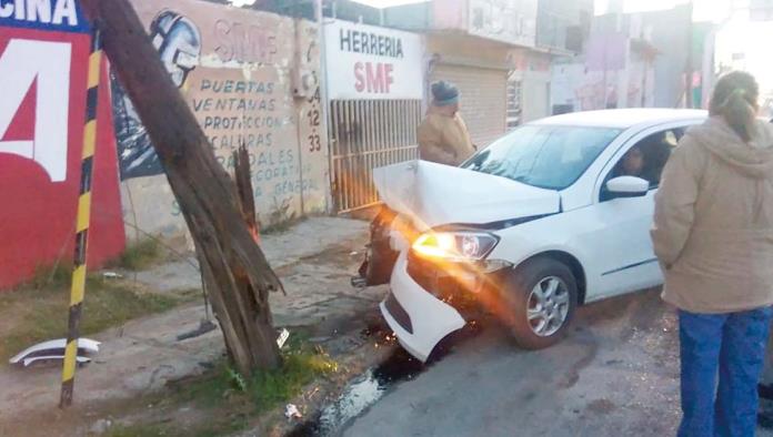 Ladea poste y deja sin luz a Recaudación